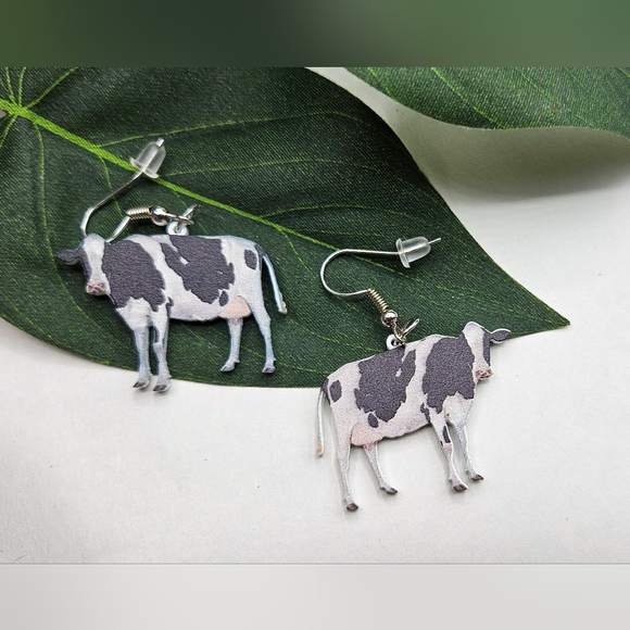 Jewelry - Black white moo cow acrylic dangle earrings Cute Chic Dairy Cattle Animal Drop H
